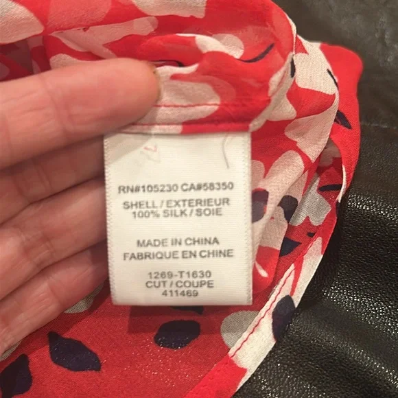 Joie floral print blouse size Medium - Picture 6 of 6